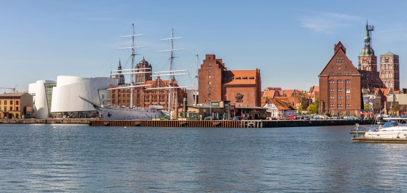 Blick auf den Hafen von Stralsund © haiderose-stock.adobe.com