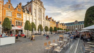 Oude Markt in Leuven © Comofoto - stock.adobe.com