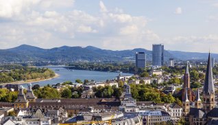 Blick über Bonn, Rhein und Siebengebirge © Jörg Hackemann-fotolia.com