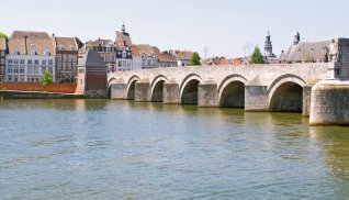 St. Servatius-Brücke in Maastricht © GrafiStart-fotolia.com
