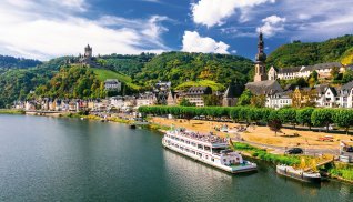 Schifffahrt auf der Mosel bei Cochem © Freesurf-fotolia.com