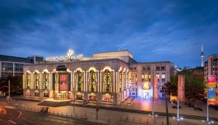 Friedrichstadt-Palast Berlin © Bernd Brundert
