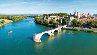 Blick auf die Brücke Pont St. Benezet und Papstpalast © saiko3p-fotolia.com