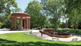 Elisabethenbrunnen im Kurpark Bad Homburg © pixabay.com/pictavio