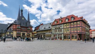 Marktplatz und Rathaus in Wernigerode © Mistervlad - stock.adobe.com