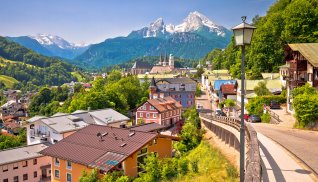 Blick auf Berchtesgaden © xbrchx - stock.adobe.com