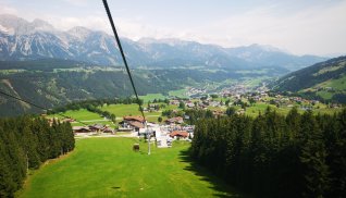 Panoramaseilbahn auf die Hochwurzen © st1909 - stock.adobe.com