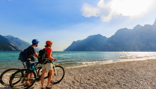 Fahrradtour am Gardasee © Gorilla - stock.adobe.com