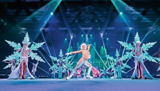 HOLIDAY ON ICE &copy; HOLIDAY ON ICE