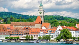 Uferpromenade von Überlingen am Bodensee © mojolo - stock.adobe.com