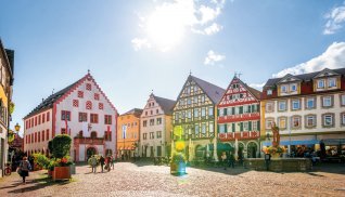 Bad Mergentheim Marktplatz © Sina Ettmer - stock.adobe.com