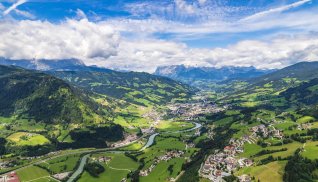 St. Johann/Salzburger Land © LegusPic - stock.adobe.com