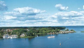 Blick vom Kirchturm auf die Müritz bei Röbel © Thomas Grundner