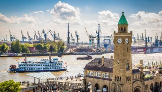 Landungsbrücken Hamburg © powell83 - stock.adobe.com