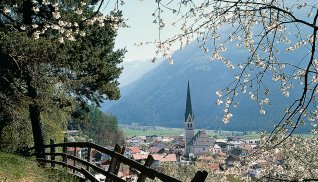 Blick auf Imst im Frühling © TVB Imst